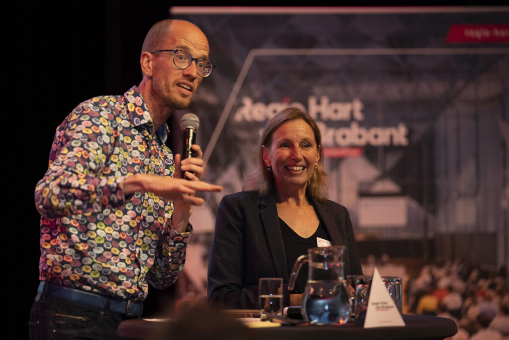 Foto: Liselotte Franssen (wethouder gemeente Goirle) tijden de radenavond over wonen