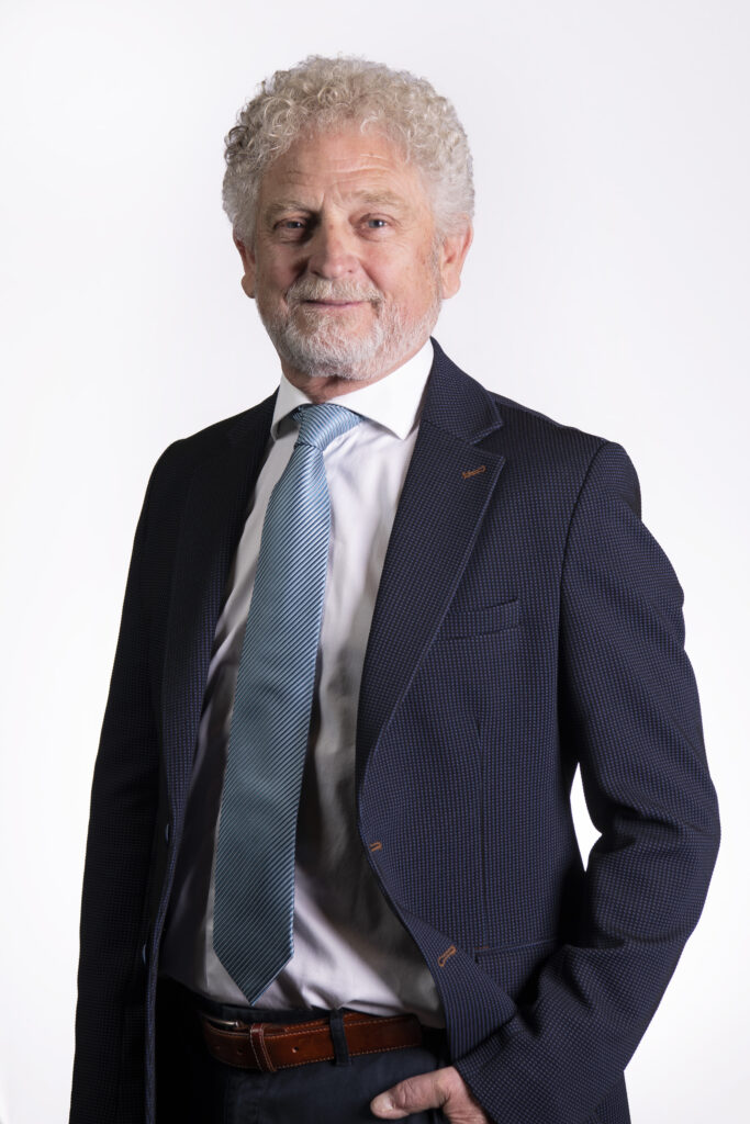Portretfoto Henk van Komen
